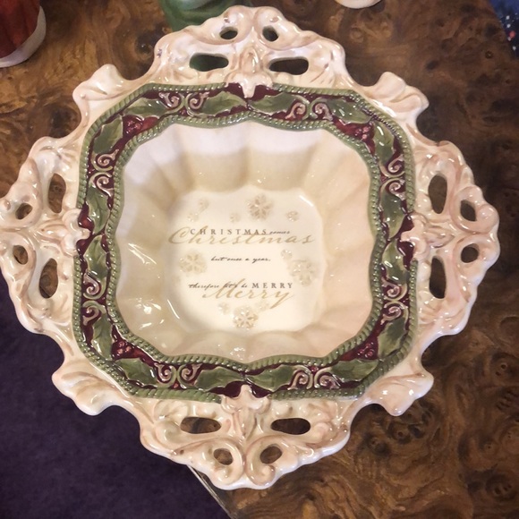Beautiful Ceramic Christmas Dish - Picture 17 of 17